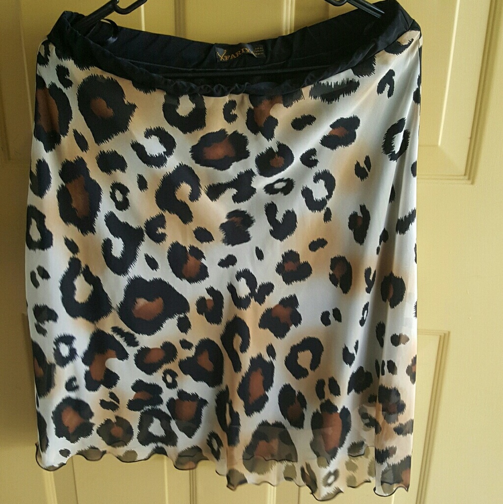 Elastic waist skirt